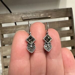 925 sterling silver great shape stamped marcasite heart square wire earrings